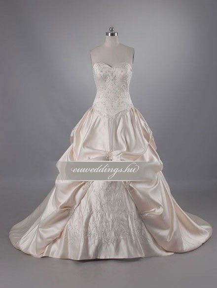 Menyasszonyi ruha báli fazonú színes és mintás-BFS-4748
